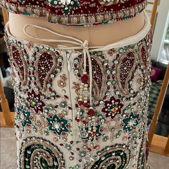 Embroidered Two-Piece Set - Picture 9 of 12